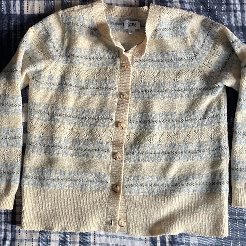 Croft & Barrow Cream and Blue Cardigan Sweater